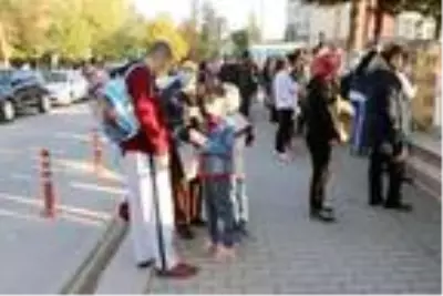 Eskişehir'de yüz yüze eğitimin ikinci aşaması başladı Eskişehir'de yüz yüze eğitimin ikinci aşaması başladı