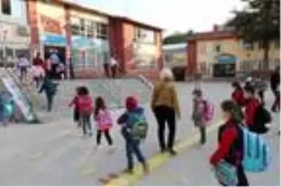 Eskişehir'de yüz yüze eğitimin ikinci aşaması başladı Eskişehir'de yüz yüze eğitimin ikinci aşaması başladı