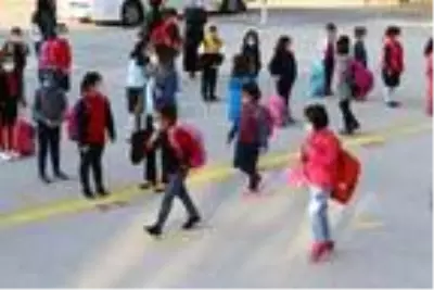 Eskişehir'de yüz yüze eğitimin ikinci aşaması başladı Eskişehir'de yüz yüze eğitimin ikinci aşaması başladı