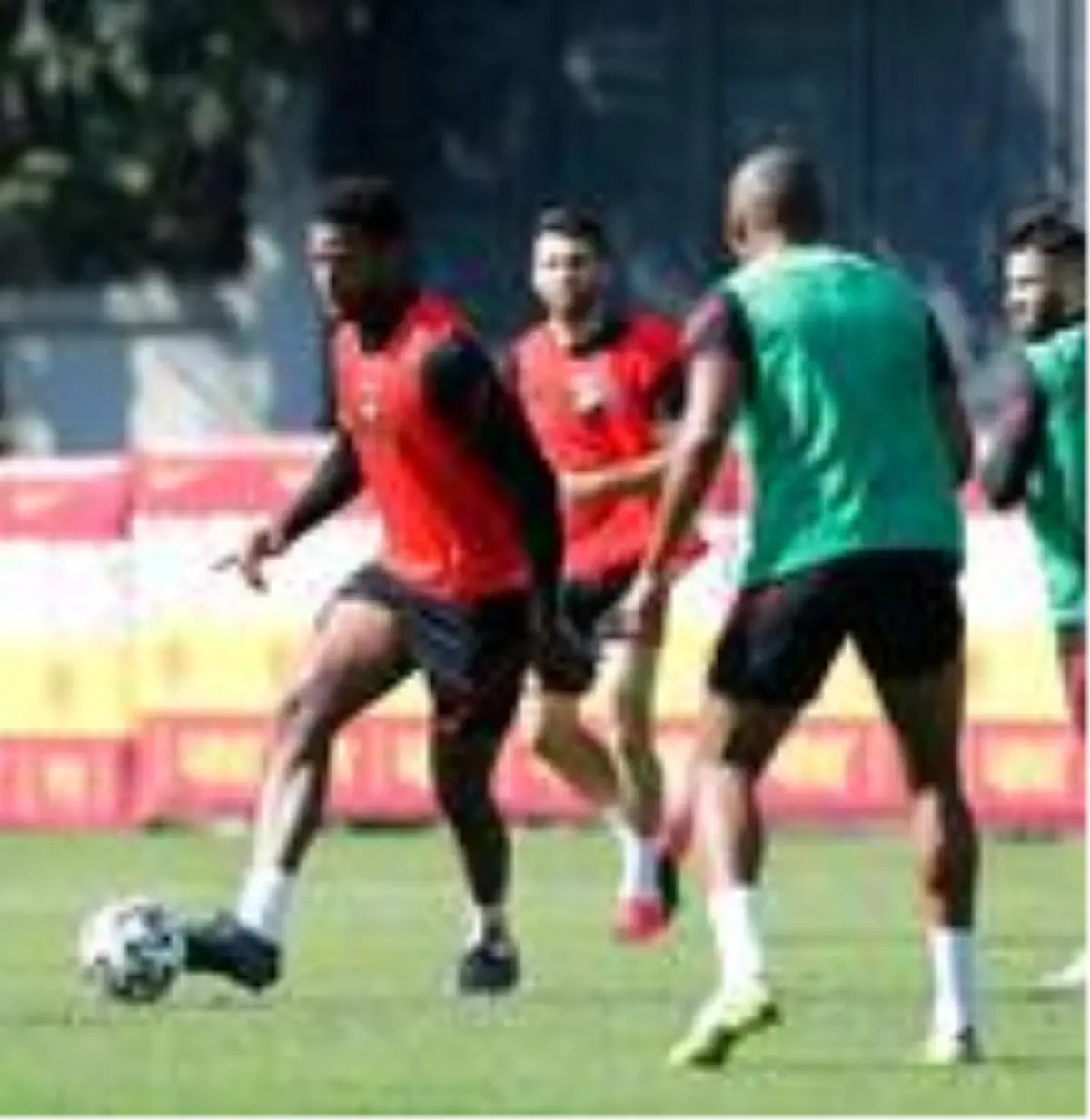 Galatasaray'da Belhanda takımla birlikte çalıştı