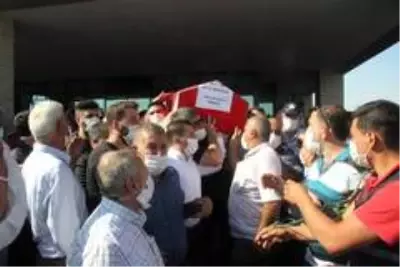 Hayatını kaybeden belediye başkanı görev yaptığı binaya son kez getirildi Hayatını kaybeden belediye başkanı görev yaptığı binaya son kez getirildi