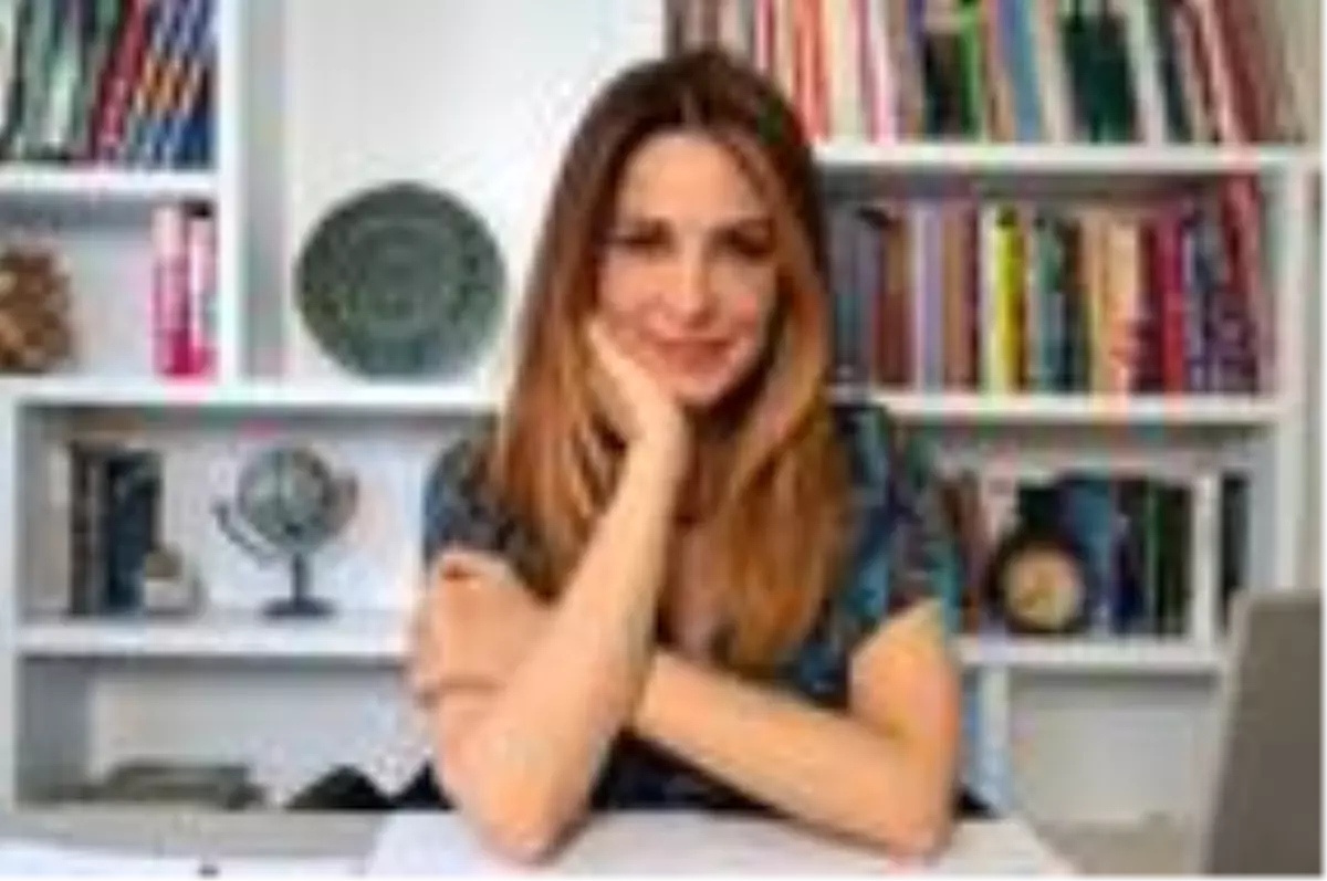 Hande Kazanova kimdir? Hande Kazanova kaç yaşında, nereli? Hande Kazanova eşi kim?