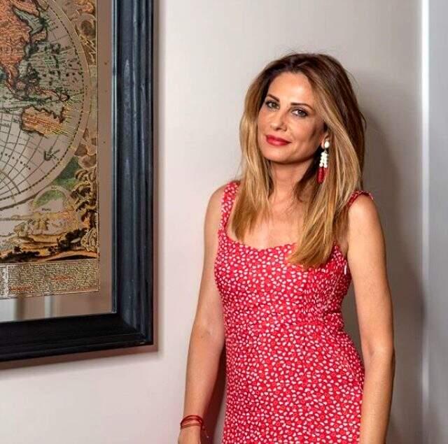 Hande Kazanova kimdir? Hande Kazanova kaç yaşında, nereli? Hande Kazanova eşi kim?