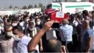 Hayatını kaybeden belediye başkanı görev yaptığı binaya son kez getirildi Hayatını kaybeden belediye başkanı görev yaptığı binaya son kez getirildi