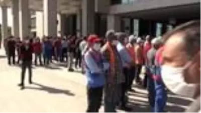 Son dakika haberi | Hayatını kaybeden Kilis Belediye Başkanı Bulut için belediye önünde tören düzenlendi Son dakika haberi | Hayatını kaybeden Kilis Belediye Başkanı Bulut için belediye önünde tören düzenlendi