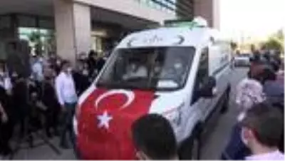 Son dakika haberi | Hayatını kaybeden Kilis Belediye Başkanı Bulut için belediye önünde tören düzenlendi Son dakika haberi | Hayatını kaybeden Kilis Belediye Başkanı Bulut için belediye önünde tören düzenlendi