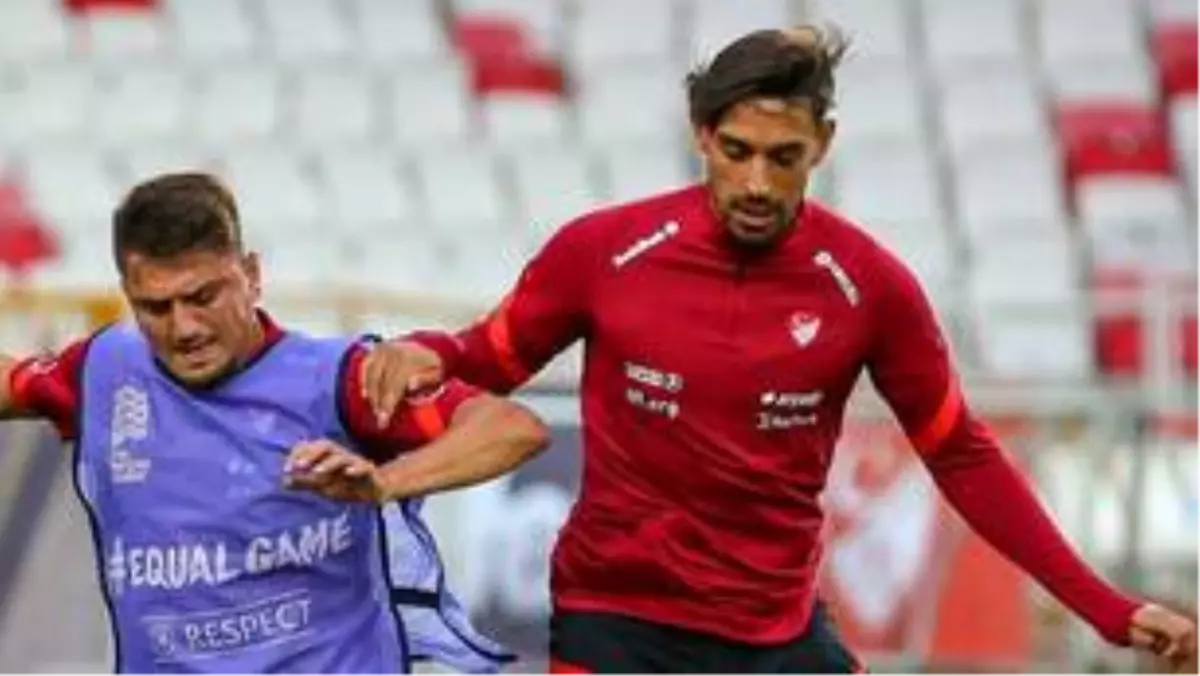 İrfan Can Kahveci, koronavirüslü biriyle aynı ortamda olduğu için milli takım aday kadrosundan çıkarıldı