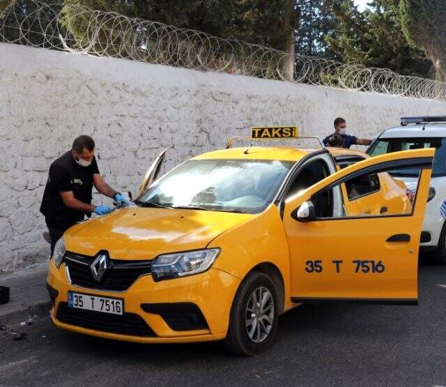 İzmir'de takside fenalaşan yolcu hayatını kaybetti