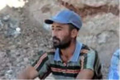 Ölen arkadaşlarının cansız bedeninin etrafında sinir krizi geçirdiler
