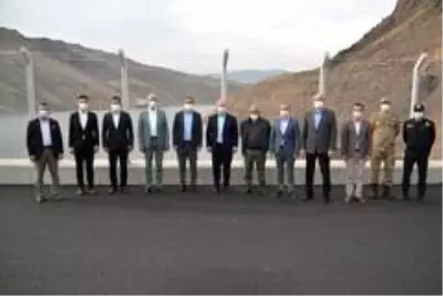 Karakurt HES Barajı nedeniyle bir süredir yapımı devam eden bağlantı yolunun büyük bölümü tamamlandı Karakurt HES Barajı nedeniyle bir süredir yapımı devam eden bağlantı yolunun büyük bölümü tamamlandı