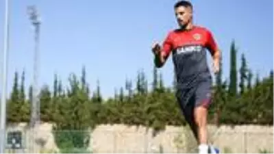 Kevin Mirallas'ın Gaziantep FK'ya transferi, dünyada büyük ses getirdi Kevin Mirallas'ın Gaziantep FK'ya transferi, dünyada büyük ses getirdi