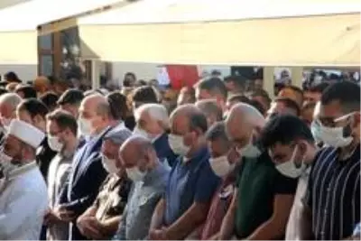 Kilis Belediye Başkanı Bulut son yolculuğuna uğurlandı Kilis Belediye Başkanı Bulut son yolculuğuna uğurlandı