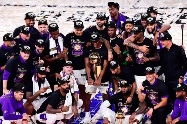 NBA'da Los Angeles Lakers şampiyon oldu, LeBron bir kez daha tarihe geçti NBA'da Los Angeles Lakers şampiyon oldu, LeBron bir kez daha tarihe geçti