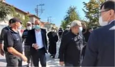 'Osmangazi Mahallesi sakinleri, kaderine terk edilmiş vaziyette hakkını arıyor' 'Osmangazi Mahallesi sakinleri, kaderine terk edilmiş vaziyette hakkını arıyor'