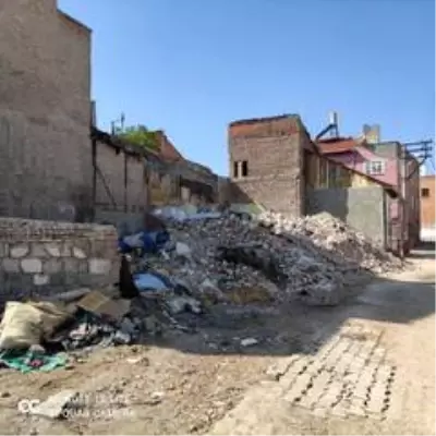 'Osmangazi Mahallesi sakinleri, kaderine terk edilmiş vaziyette hakkını arıyor' 'Osmangazi Mahallesi sakinleri, kaderine terk edilmiş vaziyette hakkını arıyor'