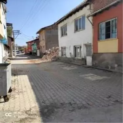 'Osmangazi Mahallesi sakinleri, kaderine terk edilmiş vaziyette hakkını arıyor' 'Osmangazi Mahallesi sakinleri, kaderine terk edilmiş vaziyette hakkını arıyor'