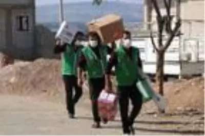 Suriyeli bin yetime, çocuk paketi ulaştırıldı Suriyeli bin yetime, çocuk paketi ulaştırıldı