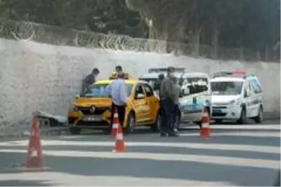 İzmir'de takside fenalaşan yolcu hayatını kaybetti