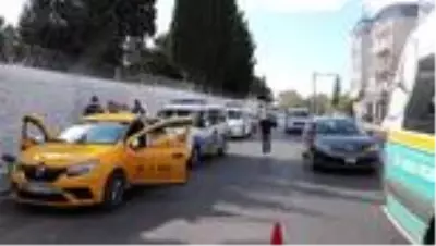İzmir'de takside fenalaşan yolcu hayatını kaybetti