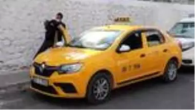 İzmir'de takside fenalaşan yolcu hayatını kaybetti