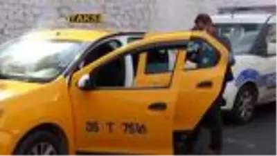 İzmir'de takside fenalaşan yolcu hayatını kaybetti