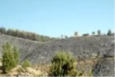 Son dakika haberi! Yangını söndürdükten sonra toprakta uyuyan işçiler Yangını söndürmenin sevinci tarif... Son dakika haberi! Yangını söndürdükten sonra toprakta uyuyan işçiler Yangını söndürmenin sevinci tarif...