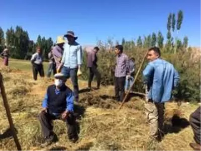 Son dakika haberleri... Köylüler yangını söndürebilmek için zamanla yarıştı Son dakika haberleri... Köylüler yangını söndürebilmek için zamanla yarıştı
