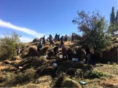 Son dakika haberleri... Köylüler yangını söndürebilmek için zamanla yarıştı Son dakika haberleri... Köylüler yangını söndürebilmek için zamanla yarıştı