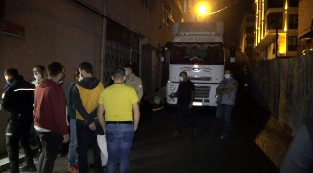 Abdurrahim Albayrak'ın annesinin yaşadığı binaya tanker çarptı