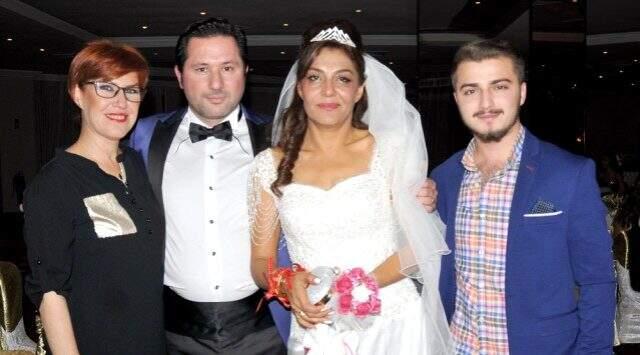 Annesinin hastalığı nedeniyle zor günler yaşayan Yavuz Bingöl, kardeşinin ölüm haberiyle yıkıldı Annesinin hastalığı nedeniyle zor günler yaşayan Yavuz Bingöl, kardeşinin ölüm haberiyle yıkıldı