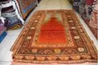 Asırlık halıları yeniden kullanıma sokuyor Asırlık halıları yeniden kullanıma sokuyor