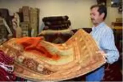 Asırlık halıları yeniden kullanıma sokuyor Asırlık halıları yeniden kullanıma sokuyor