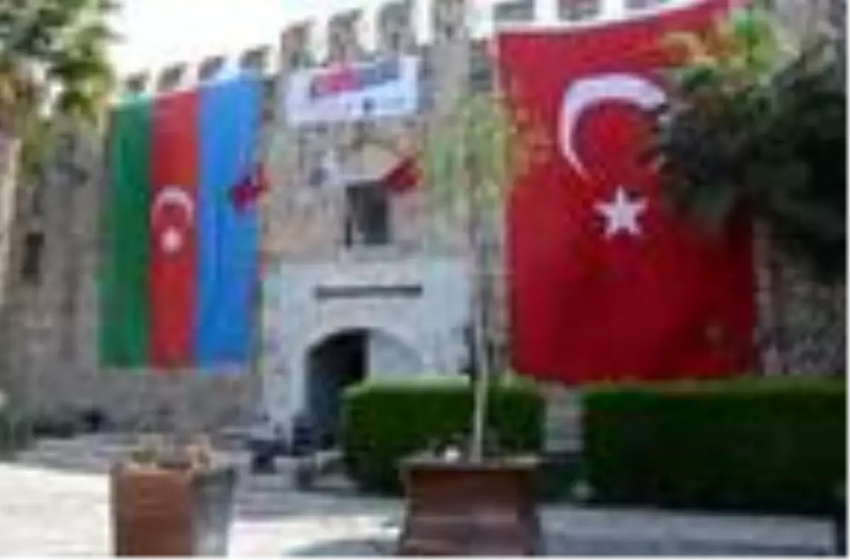 Azerbaycan'a bir destek de Kuşadası'ndan