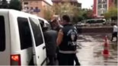 Son dakika haber... Bahçelievler'deki sahte içki operasyonunda 3 kişi tutuklandı Son dakika haber... Bahçelievler'deki sahte içki operasyonunda 3 kişi tutuklandı