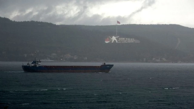 Çanakkale Boğazı çift yönlü gemi trafiğine yeniden açıldı