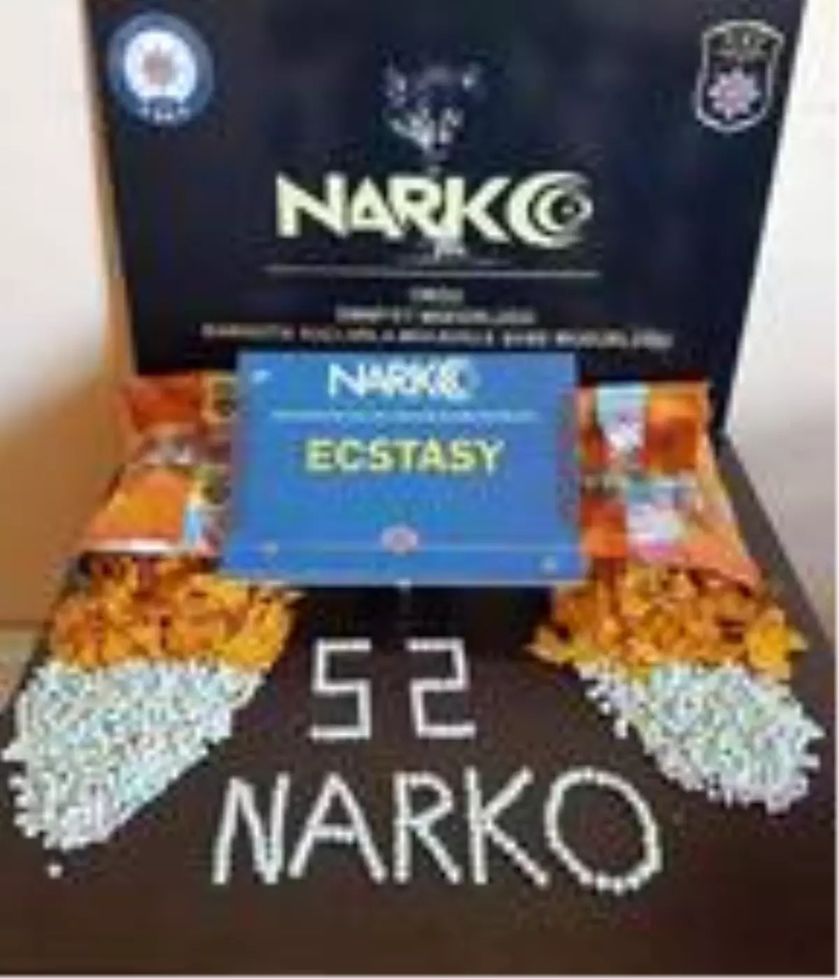 Cips paketlerine sakladıkları uyuşturucu haplarla otobüste yakalandılar