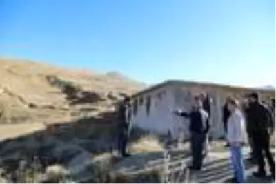 Kaymakam, ağabeyinin 23 yıl önce şehit düştüğü mevziyi ziyaret etti