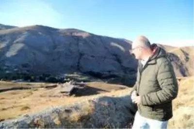 Kaymakam, ağabeyinin 23 yıl önce şehit düştüğü mevziyi ziyaret etti