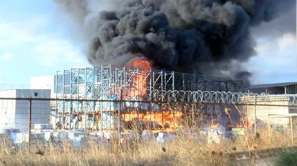 Ayvalık'ta yağ fabrikasında yangın (2)