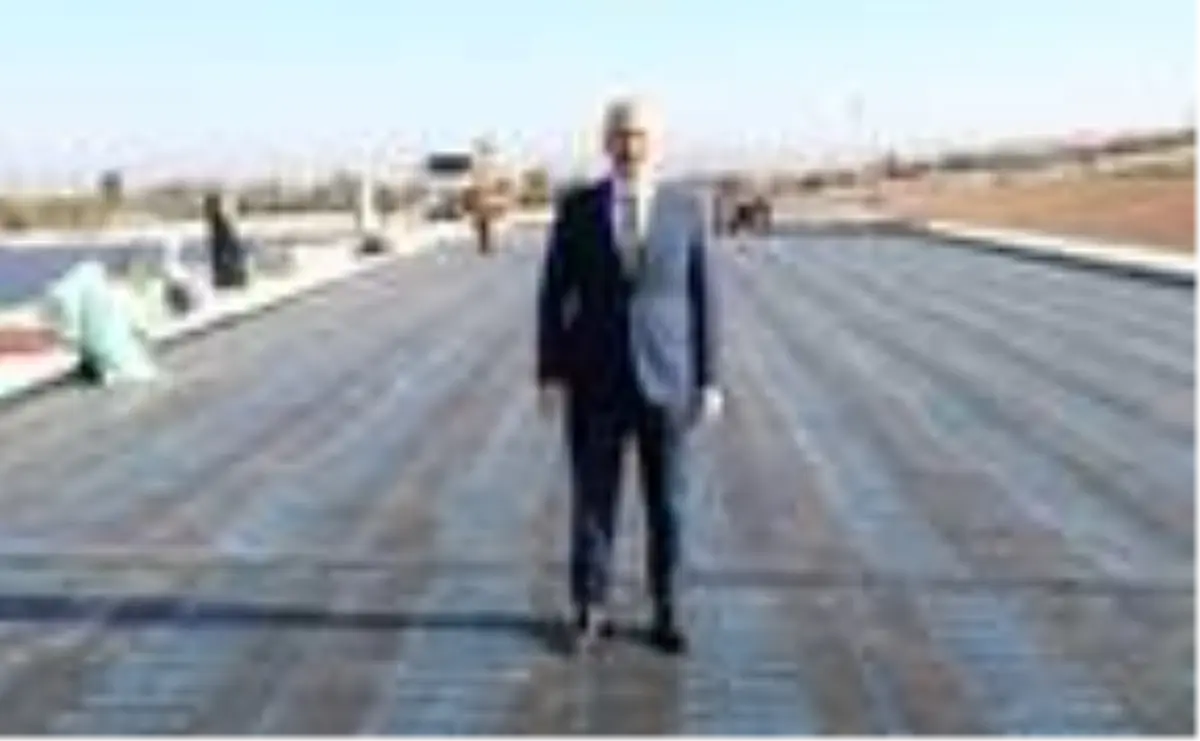 Bakan Karaismailoğlu: Dünyanın örnek aldığı projeler yapıyoruz