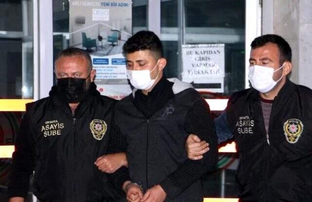 Isparta'da sevgilisi ve 3 erkeğin olduğu evde ölü bulunan genç kızın ölmeden önceki son görüntüleri Isparta'da sevgilisi ve 3 erkeğin olduğu evde ölü bulunan genç kızın ölmeden önceki son görüntüleri