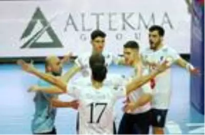 İstanbul Büyükşehir Belediyespor: 2-3 İstanbul Büyükşehir Belediyespor: 2-3