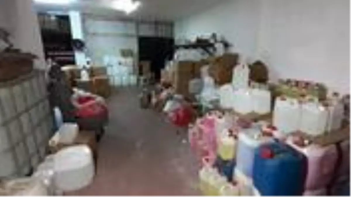 İstanbul'da sahte içki yapımında kullanılan 7 ton alkol ele geçirildi