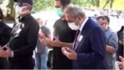 Yavuz Bingöl, kardeşinin cenazesinde ayakta durmakta güçlük çekti