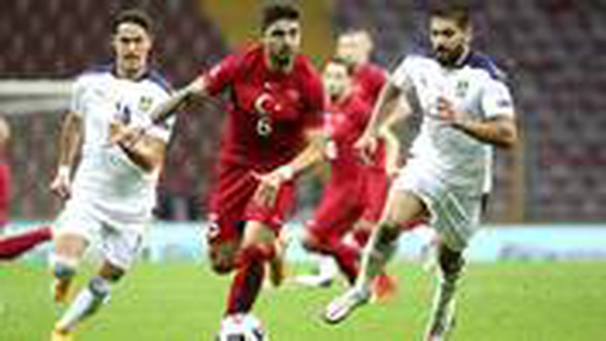 Son Dakika: Türkiye, sahasında Sırbistan ile 2-2 berabere kaldı