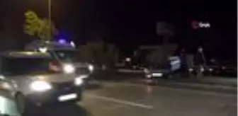 Olay Yerine: Sürücüsünün direksiyon hakimiyetini kaybettiği otomobil takla attı: 3 yaralı Olay Yerine: Sürücüsünün direksiyon hakimiyetini kaybettiği otomobil takla attı: 3 yaralı