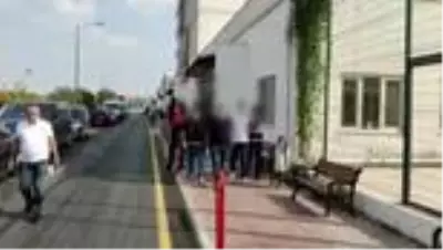 Son dakika haberleri: 4 kişinin yaralandığı 2 silahlı saldırıyla ilgili 5 zanlı tutuklandı Son dakika haberleri: 4 kişinin yaralandığı 2 silahlı saldırıyla ilgili 5 zanlı tutuklandı