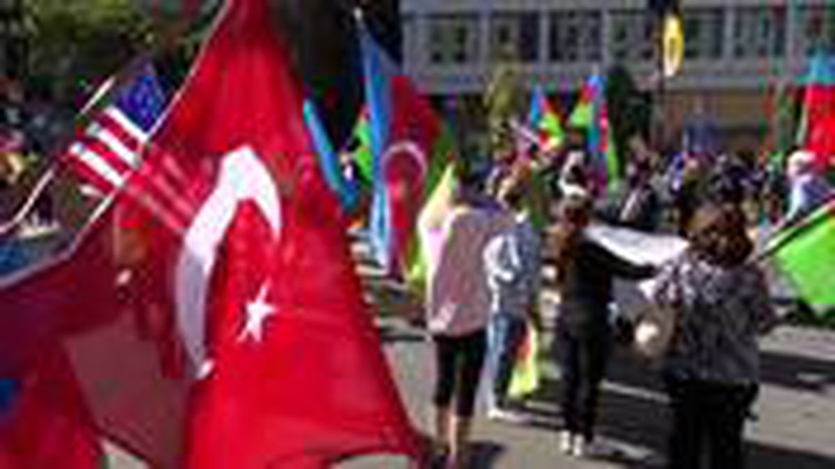 Beyaz Saray önünde toplanan göstericilerden Ermenistan'a baskı yapın çağrısı