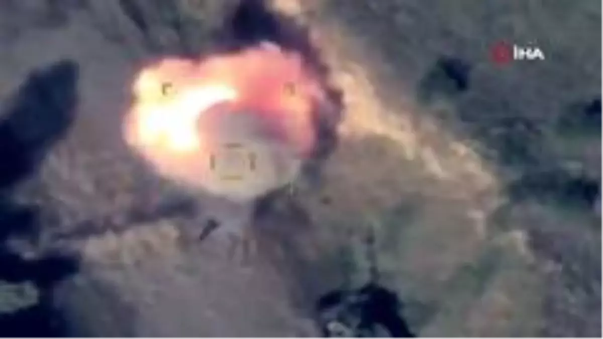 Azerbaycan, ermeni mevzilerini vuruyor