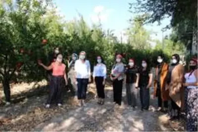 Büyükşehir'den Dünya Kadın Çiftçiler Günü kutlaması Büyükşehir'den Dünya Kadın Çiftçiler Günü kutlaması